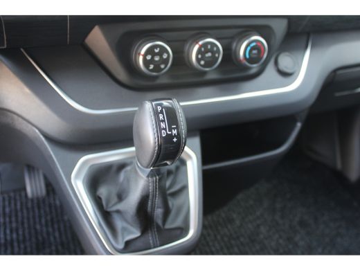 Renault Trafic L2 2.0 dCi 150 PK DUBBELE CABINE AUTOMAAT LEDER | ALARM | TV IN HOOFDSTEUNEN | CAMERA | GESTOFEER... ActivLease financial lease