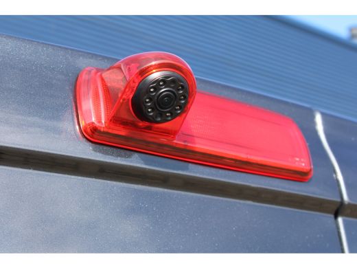 Renault Trafic L2 2.0 dCi 150 PK DUBBELE CABINE AUTOMAAT LEDER | ALARM | TV IN HOOFDSTEUNEN | CAMERA | GESTOFEER... ActivLease financial lease