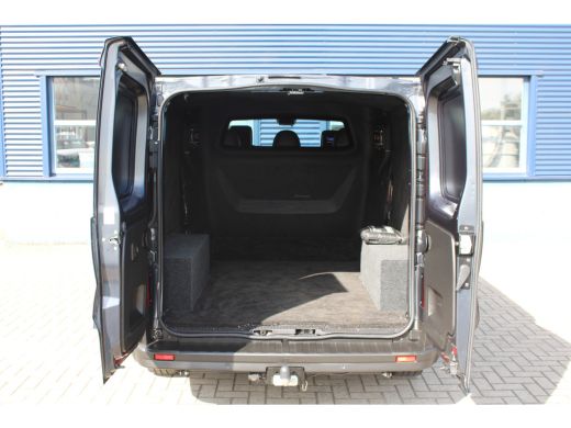 Renault Trafic L2 2.0 dCi 150 PK DUBBELE CABINE AUTOMAAT LEDER | ALARM | TV IN HOOFDSTEUNEN | CAMERA | GESTOFEER... ActivLease financial lease