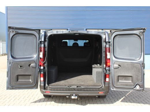 Renault Trafic L2 2.0 dCi 150 PK DUBBELE CABINE AUTOMAAT LEDER | ALARM | TV IN HOOFDSTEUNEN | CAMERA | GESTOFEER... ActivLease financial lease