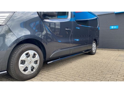 Renault Trafic L2 2.0 dCi 150 PK DUBBELE CABINE AUTOMAAT LEDER | ALARM | TV IN HOOFDSTEUNEN | CAMERA | GESTOFEER... ActivLease financial lease