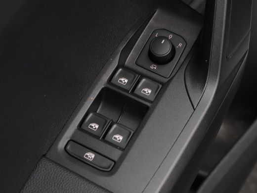 Seat Ibiza 1.0 TSi Style | LED | Carplay | Sensoren | Adaptive Cruise | Climate Control | Leder stuur | 15 I... ActivLease financial lease