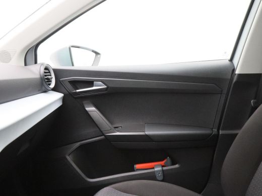 Seat Ibiza 1.0 TSi Style | LED | Carplay | Sensoren | Adaptive Cruise | Climate Control | Leder stuur | 15 I... ActivLease financial lease