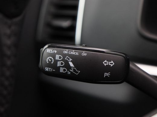 Skoda Karoq 1.0 TSi Ambition | Airco | Cruise Control | Carplay | Sensoren | Keyless | 16 Inch | 38.461 Km ActivLease financial lease