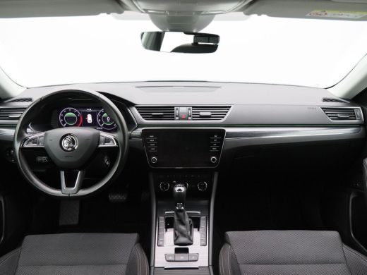Skoda Superb Combi 1.5 TSi 150 Pk Automaat Business Edition | Navigatie | 17 Inch | Adaptive Cruise | Stoelver... ActivLease financial lease