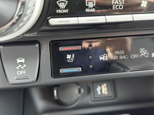 Toyota RAV4 2.5 Plug-in Hybrid AWD Bi-Tone Plus **5-10 KOOPZONDAG/ NIEUWE AUTO/ DIRECT LEVERBAAR** ActivLease financial lease