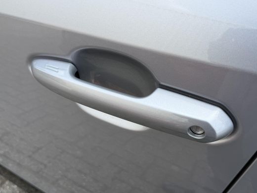 Toyota RAV4 2.5 Plug-in Hybrid AWD Bi-Tone Plus **5-10 KOOPZONDAG/ NIEUWE AUTO/ DIRECT LEVERBAAR** ActivLease financial lease