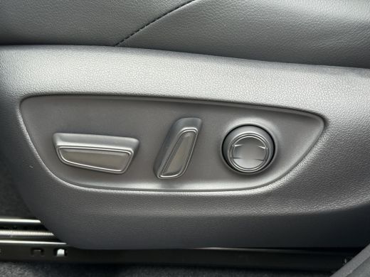 Toyota RAV4 2.5 Plug-in Hybrid AWD Bi-Tone Plus **5-10 KOOPZONDAG/ NIEUWE AUTO/ DIRECT LEVERBAAR** ActivLease financial lease