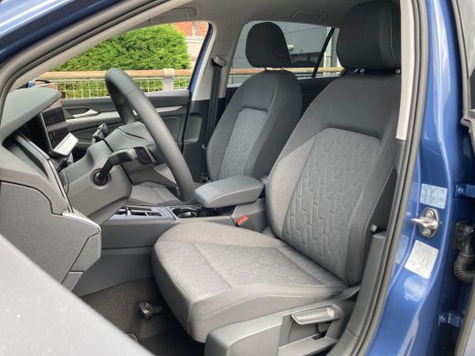 Volkswagen Golf Life Edition eHybrid | 'App-Connect' draadloze smartphone integratie | Achterbank in ongelijke de... ActivLease financial lease