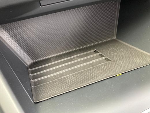 Volkswagen Golf Life Edition eHybrid | 'App-Connect' draadloze smartphone integratie | Achterbank in ongelijke de... ActivLease financial lease