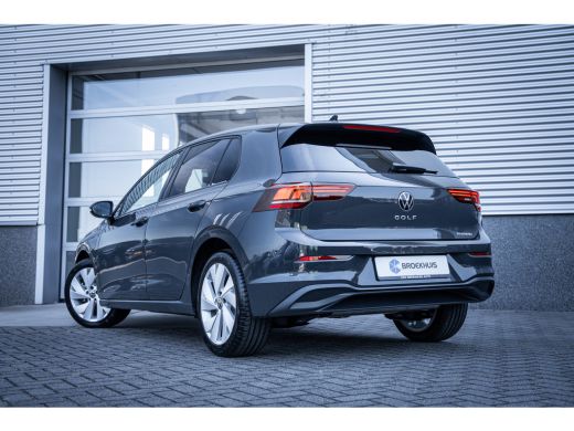 Volkswagen Golf Life Edition eHybrid | 'App-Connect' draadloze smartphone integratie | Achterbank in ongelijke de... ActivLease financial lease