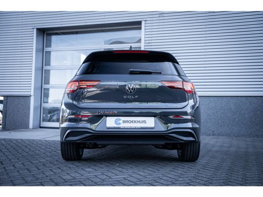 Volkswagen Golf Life Edition eHybrid | 'App-Connect' draadloze smartphone integratie | Achterbank in ongelijke de... ActivLease financial lease