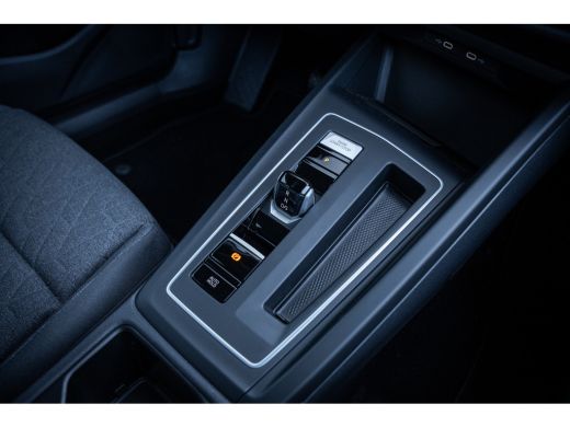 Volkswagen Golf Life Edition eHybrid | 'App-Connect' draadloze smartphone integratie | Achterbank in ongelijke de... ActivLease financial lease