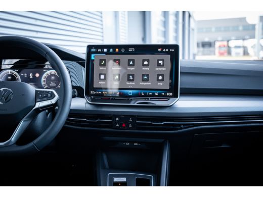 Volkswagen Golf Life Edition eHybrid | 'App-Connect' draadloze smartphone integratie | Achterbank in ongelijke de... ActivLease financial lease