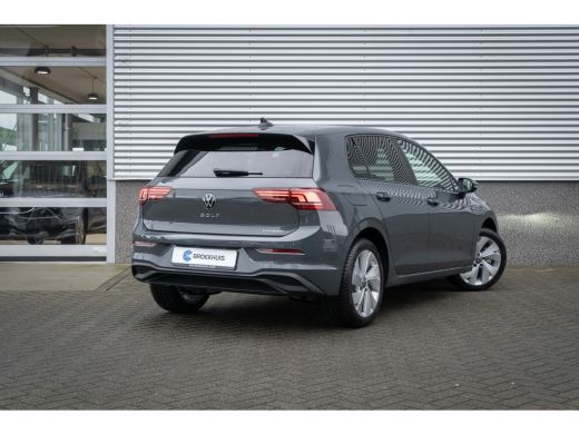 Volkswagen Golf Life Edition eHybrid | 'App-Connect' draadloze smartphone integratie | Achterbank in ongelijke de... ActivLease financial lease