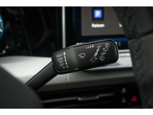 Volkswagen Golf Life Edition eHybrid | 'App-Connect' draadloze smartphone integratie | Achterbank in ongelijke de... ActivLease financial lease