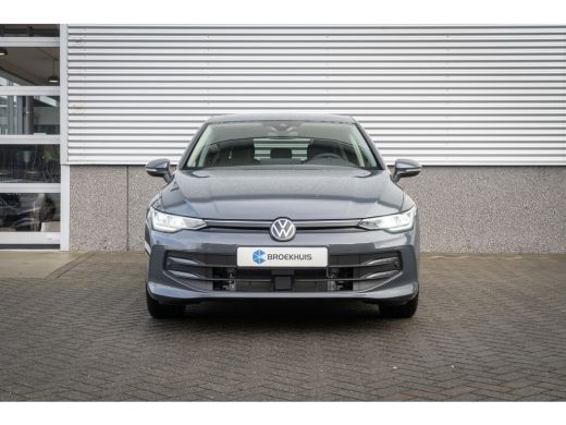 Volkswagen Golf Life Edition eHybrid | 'App-Connect' draadloze smartphone integratie | Achterbank in ongelijke de... ActivLease financial lease