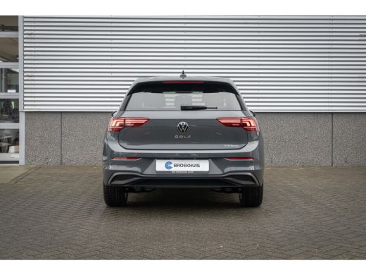 Volkswagen Golf Life Edition eHybrid | 'App-Connect' draadloze smartphone integratie | Achterbank in ongelijke de... ActivLease financial lease