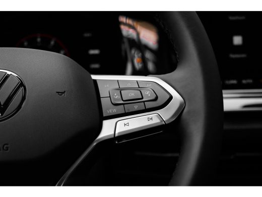 Volkswagen Golf Life Edition eHybrid | 'App-Connect' draadloze smartphone integratie | Achterbank in ongelijke de... ActivLease financial lease