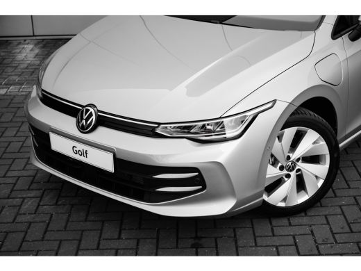 Volkswagen Golf Life Edition eHybrid | 'App-Connect' draadloze smartphone integratie | Achterbank in ongelijke de... ActivLease financial lease