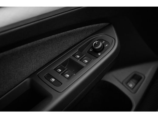 Volkswagen Golf Life Edition eHybrid | 'App-Connect' draadloze smartphone integratie | Achterbank in ongelijke de... ActivLease financial lease