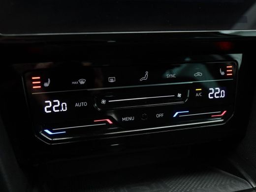 Volkswagen Passat Variant 1.5 TSi 150 Pk Automaat Business | Navigatie | Camera | Adaptive Cruise | 16 Inch | Stoel... ActivLease financial lease