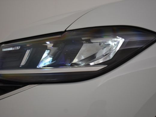 Volkswagen T-Cross Life Edition | Achterlichten LED | Afstandscontrolesysteem (Front Assist) | Airconditioning autom... ActivLease financial lease
