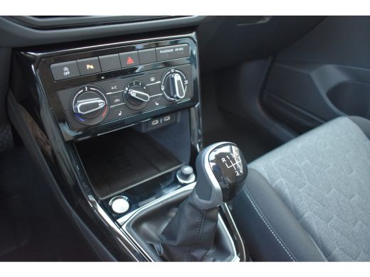 Volkswagen T-Cross Life Edition | Achterlichten LED | Afstandscontrolesysteem (Front Assist) | Airconditioning autom... ActivLease financial lease