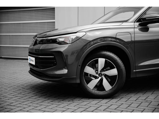 Volkswagen Tiguan Life Edition - eHybrid | 'App-Connect' draadloze smartphone integratie | Automatische afstandsreg... ActivLease financial lease