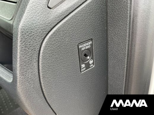 Volkswagen Transporter 2.0TDI L2H1 102PK DC Comfortline 5 Zits Airco Trekhaak ActivLease financial lease