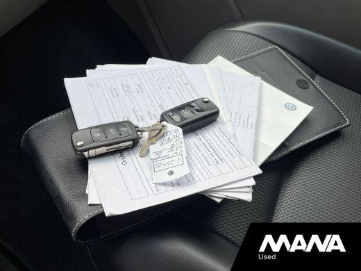 Volkswagen Transporter 2.0TDI L2H1 102PK DC Comfortline 5 Zits Airco Trekhaak ActivLease financial lease