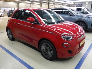 Fiat 500e 42kWh 3 Fase | Comfort + Style Pack | Navigatie | Stoelverwarming | Dodehoek-Detectie | Achteruit...
