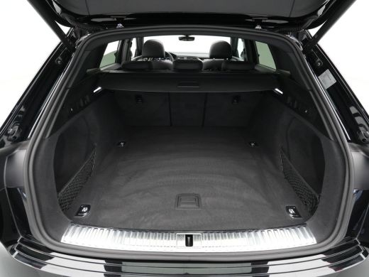 Audi Q8 e-tron 55 quattro S-Line Edition 115 kWh 408pk Panorama Navigatie Camera Matrix led 52 ActivLease financial lease