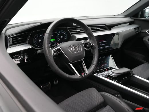 Audi Q8 e-tron 55 quattro S-Line Edition 115 kWh 408pk Panorama Navigatie Camera Matrix led 52 ActivLease financial lease