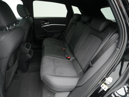 Audi Q8 e-tron 55 quattro S-Line Edition 115 kWh 408pk Panorama Navigatie Camera Matrix led 32 ActivLease financial lease