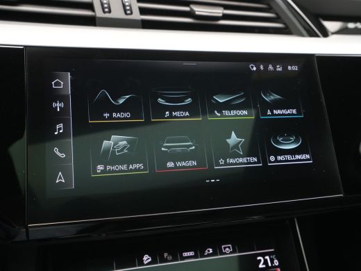 Audi Q8 e-tron 55 quattro S-Line Edition 115 kWh 408pk Panorama Navigatie Camera Matrix led 32 ActivLease financial lease