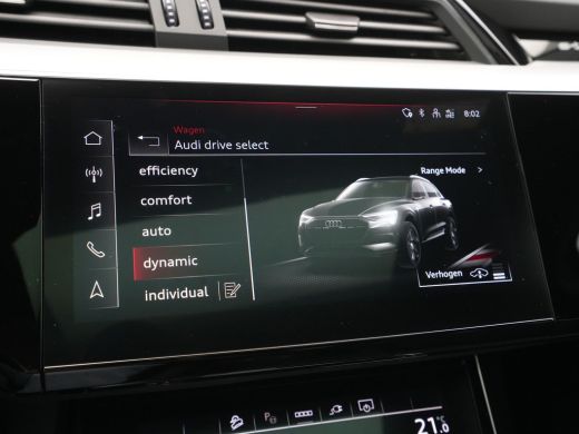 Audi Q8 e-tron 55 quattro S-Line Edition 115 kWh 408pk Panorama Navigatie Camera Matrix led 52 ActivLease financial lease