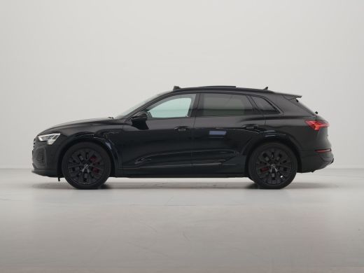 Audi Q8 e-tron 55 quattro S-Line Edition 115 kWh 408pk Panorama Navigatie Camera Matrix led 52 ActivLease financial lease