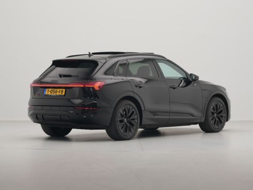 Audi Q8 e-tron 55 quattro S-Line Edition 115 kWh 408pk Panorama Navigatie Camera Matrix led 52 ActivLease financial lease