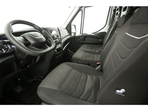 Iveco Daily 35S16V 157PK L3H2 | 3500KG Trekgew. | Airco | 3 Persoons | Parkeersensoren | ActivLease financial lease