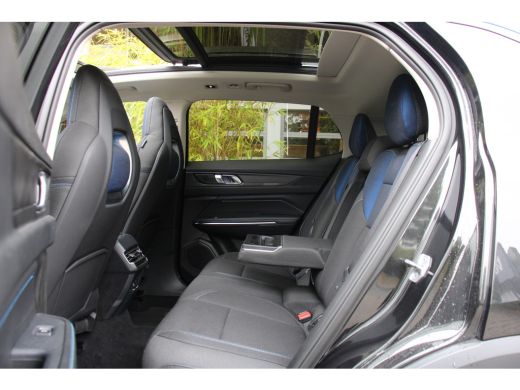 Lynk & Co 01 1.5 | Panoramadak | 360 Camera | Adaptive Cruise | Sfeerverlichting | Infinity audio ActivLease financial lease