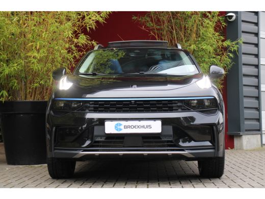 Lynk & Co 01 1.5 | Panoramadak | 360 Camera | Adaptive Cruise | Sfeerverlichting | Infinity audio ActivLease financial lease
