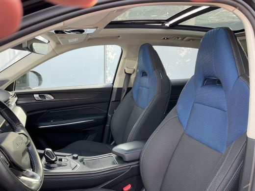 Lynk & Co 01 1.5 PHEV Carplay Pano.dak Adapt.Cruise Hoge zit vol opties! ActivLease financial lease