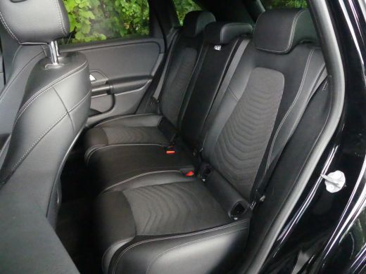 Mercedes-Benz B-Klasse 180 Business Solution Automaat | ADAPTIVE CRUISE | DODEHOEKDETECTIE | CAMERA | ELEKTRISCHE ACHTER... ActivLease financial lease