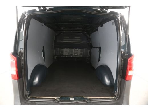 Mercedes-Benz Vito 119 CDI | 191PK | Automaat | Clima | Camera | Cruise | Navigatie | PDC | 3 Persoons | Trekhaak ActivLease financial lease
