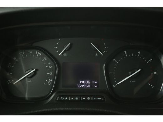 Opel Vivaro 2.0 CDTI L3H1 | 180PK | Automaat | Airco | Carplay | Cruise | Parkeersens. | 3-Zits | Trekhaak ActivLease financial lease