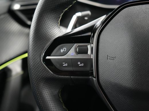 Peugeot 2008 1.2 PureTech 130 GT 360 Camera - Alcantara bekl. | Achterbank in delen neerklapbaar | Achteruitri... ActivLease financial lease