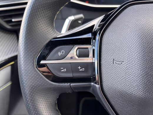 Peugeot 208 Hybrid 136PK e-DCS6 GT Automaat | Panoramadak | Sfeerverlichting | Camera V+A | Navigatie | Apple... ActivLease financial lease
