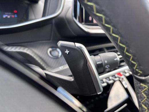 Peugeot 208 Hybrid 136PK e-DCS6 GT Automaat | Panoramadak | Sfeerverlichting | Camera V+A | Navigatie | Apple... ActivLease financial lease