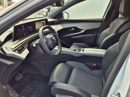 Peugeot 3008 1.2 Hybrid 136 Allure | AUTOMAAT | Rondomzicht Camera | 19 inch LMV | Rijstrooksensor met correct... ActivLease financial lease